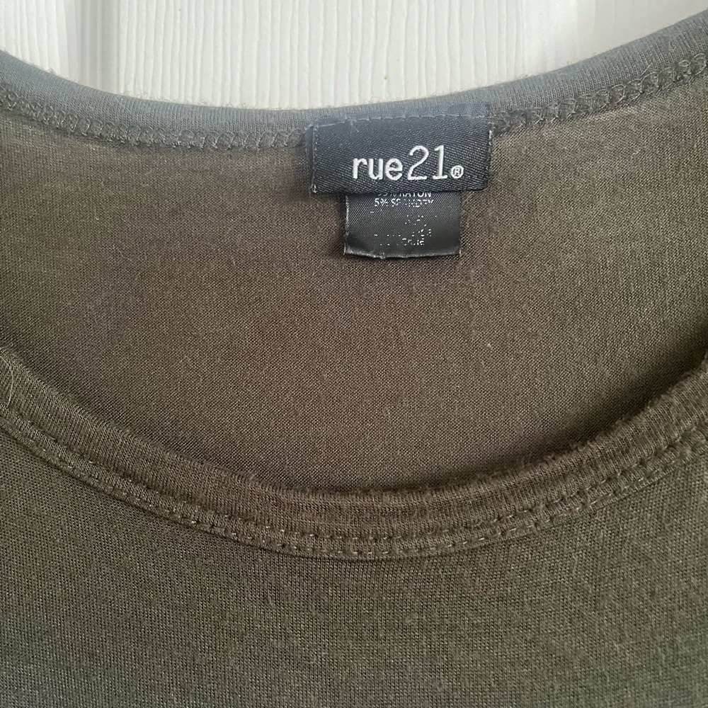 Rue 21 Top - Picture 8 of 10